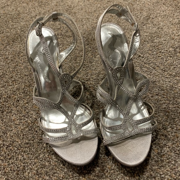 Sparkly silver heels - Picture 3 of 3